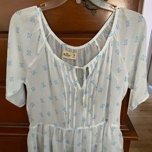 Hollister shirt size medium
